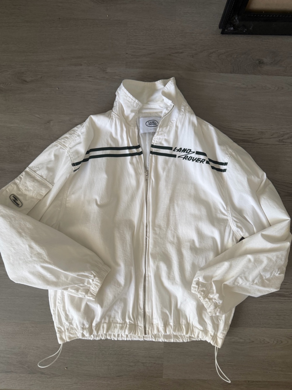 PacSun Land Rover White Lightweight Zip-Up Jacket with Black Stripes